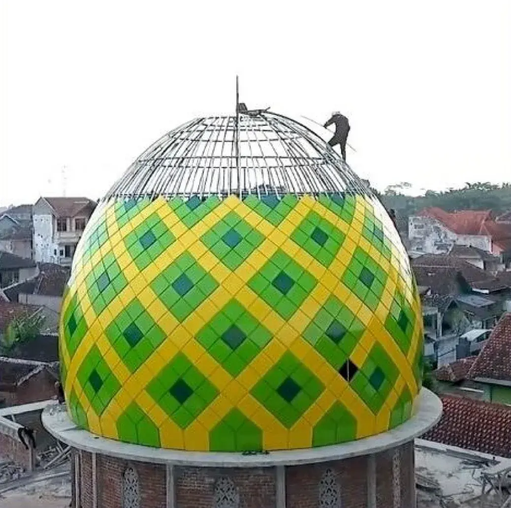 Kubah enamel motif hijau–kuning